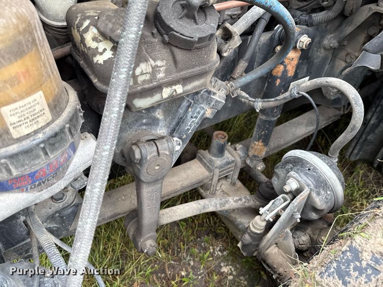 image for item ED5672 2013 Freightliner Cascadia semi truck