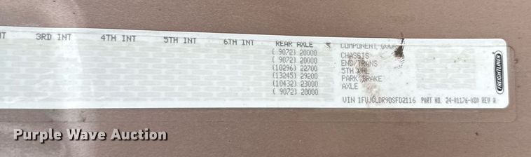 image for item ED5672 2013 Freightliner Cascadia semi truck