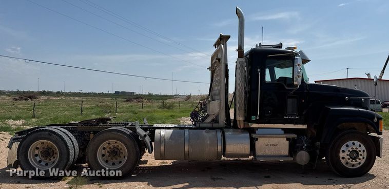 CAMIóN 2012 MACK