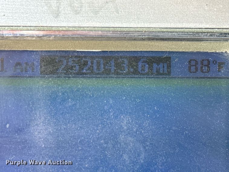 image for item ED5781 2012 Mack CHU613 semi truck