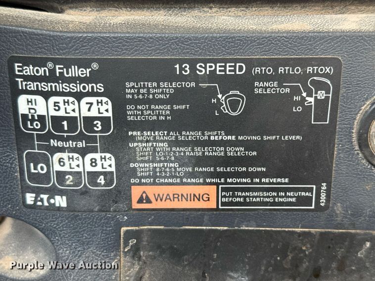 image for item ED5781 2012 Mack CHU613 semi truck