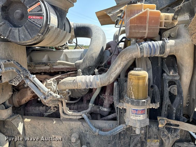 image for item ED5781 2012 Mack CHU613 semi truck