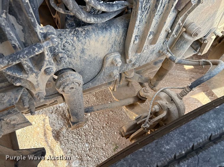 image for item ED5781 2012 Mack CHU613 semi truck