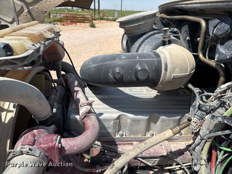 image for item ED5781 2012 Mack CHU613 semi truck