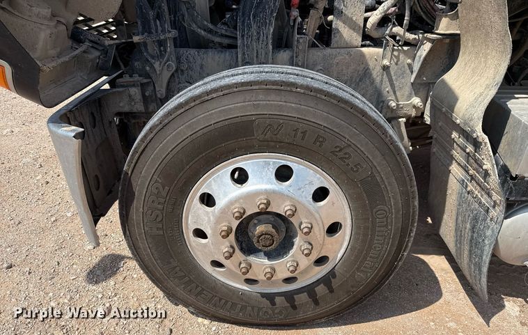 image for item ED5781 2012 Mack CHU613 semi truck