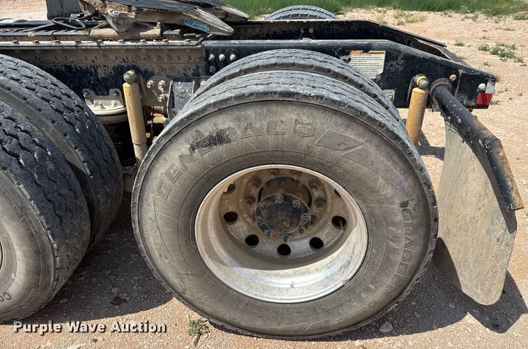 image for item ED5781 2012 Mack CHU613 semi truck