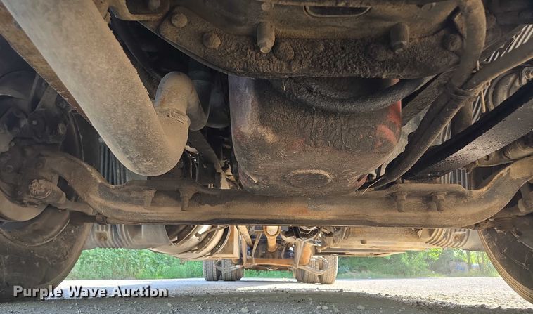 image for item EF1750 2009 Volvo VNL roll-off container truck