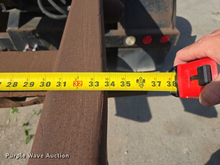 image for item EF1750 2009 Volvo VNL roll-off container truck