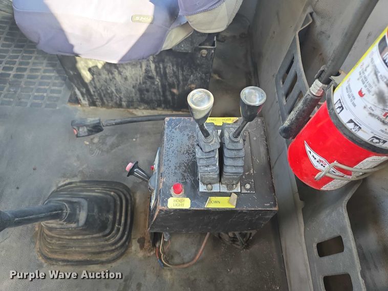 image for item EF1750 2009 Volvo VNL roll-off container truck