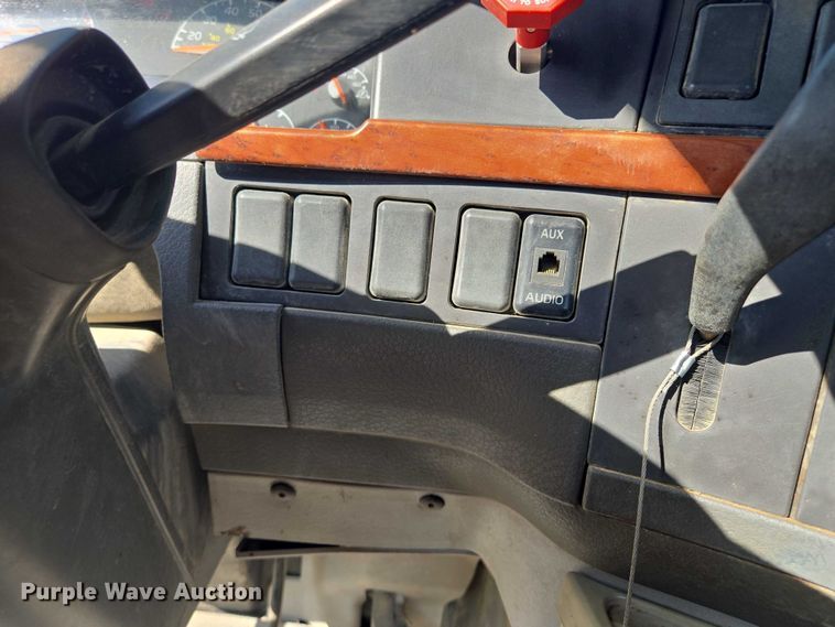 image for item EF1750 2009 Volvo VNL roll-off container truck