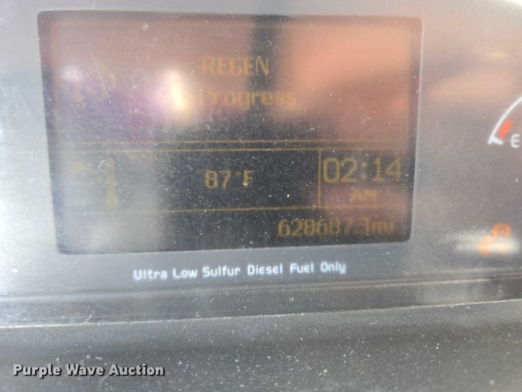 image for item EF1750 2009 Volvo VNL roll-off container truck