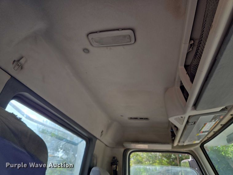 image for item EF1750 2009 Volvo VNL roll-off container truck