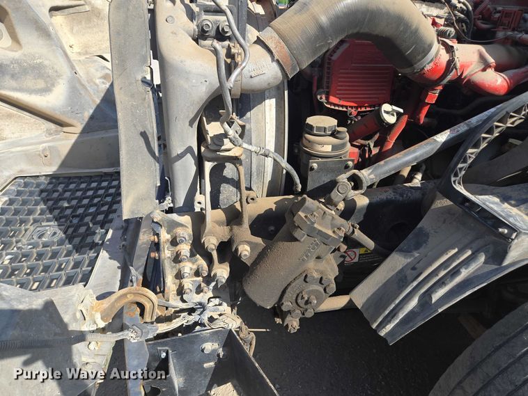 image for item EF1750 2009 Volvo VNL roll-off container truck