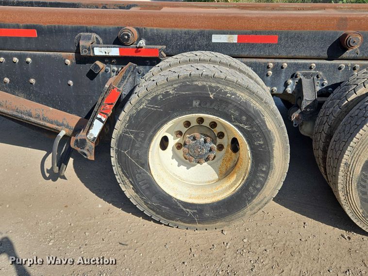 image for item EF1750 2009 Volvo VNL roll-off container truck