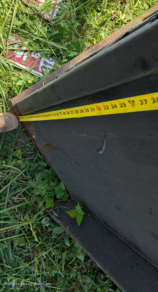 image for item EF1751 Roll-off container