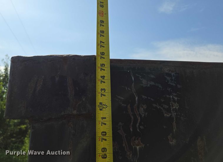 image for item EF1751 Roll-off container