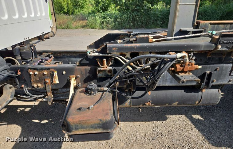 image for item EF1753 2007 Freightliner M2 hook lift truck