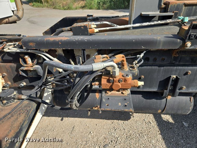 image for item EF1753 2007 Freightliner M2 hook lift truck