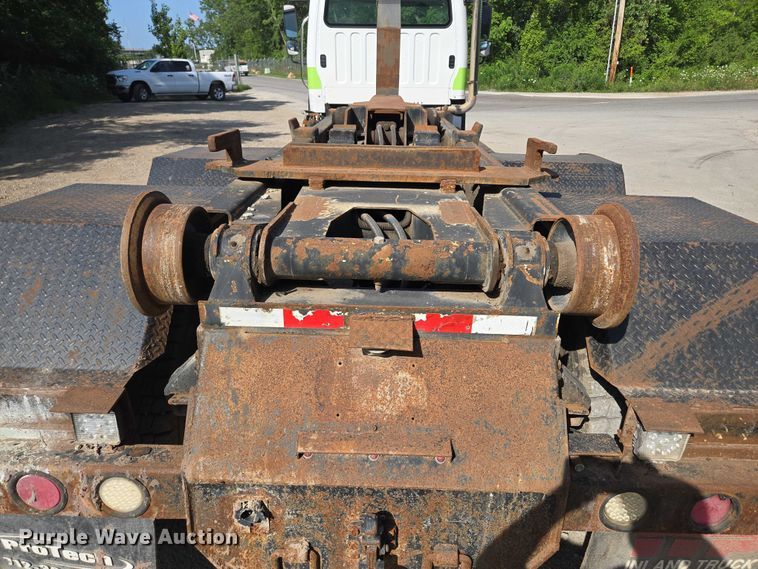 image for item EF1753 2007 Freightliner M2 hook lift truck