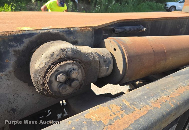 image for item EF1753 2007 Freightliner M2 hook lift truck