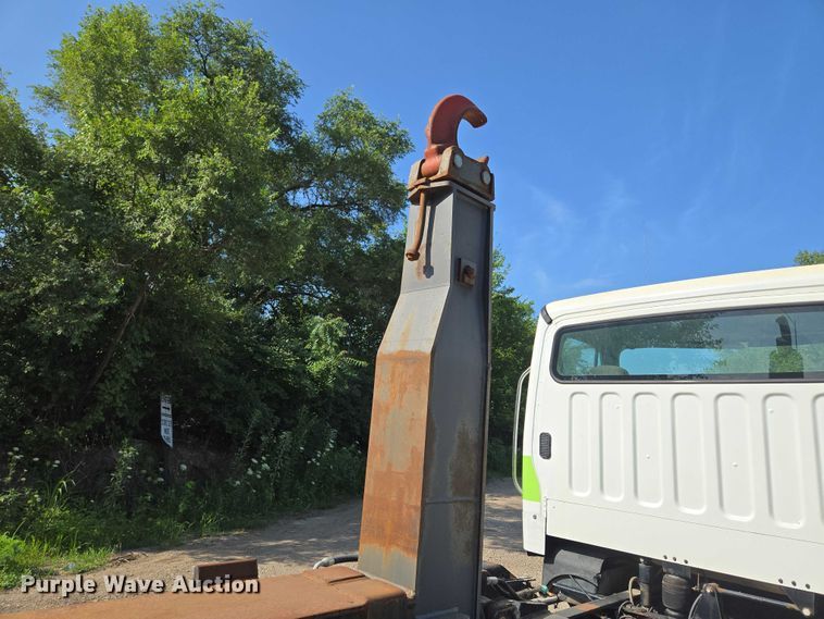 image for item EF1753 2007 Freightliner M2 hook lift truck