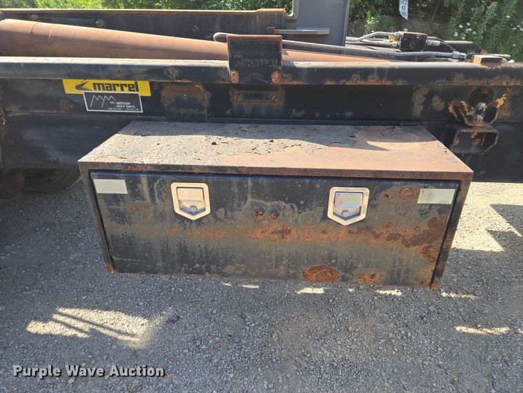 image for item EF1753 2007 Freightliner M2 hook lift truck