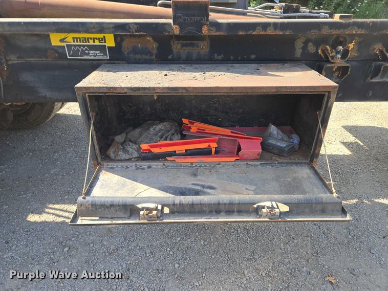 image for item EF1753 2007 Freightliner M2 hook lift truck