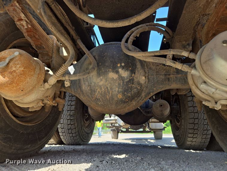 image for item EF1753 2007 Freightliner M2 hook lift truck