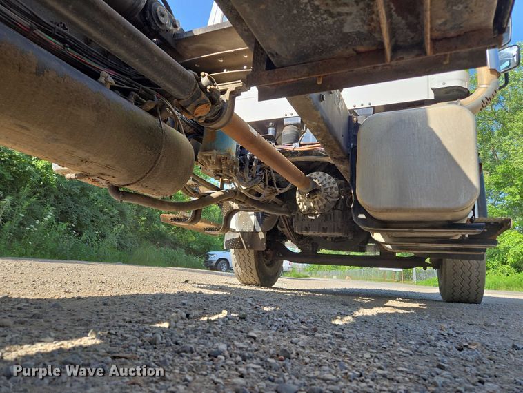 image for item EF1753 2007 Freightliner M2 hook lift truck