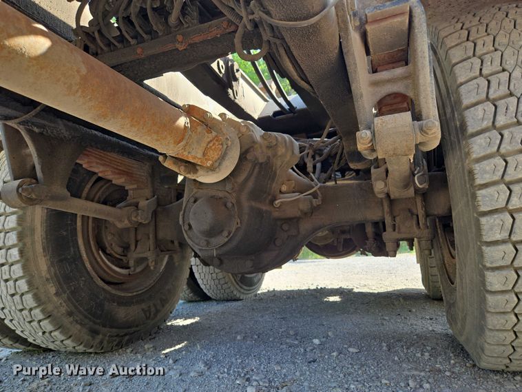 image for item EF1753 2007 Freightliner M2 hook lift truck