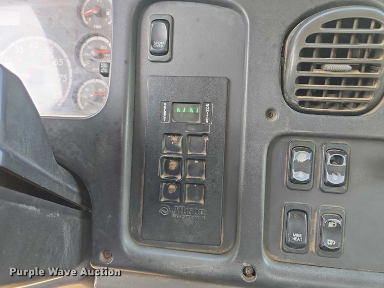 image for item EF1753 2007 Freightliner M2 hook lift truck