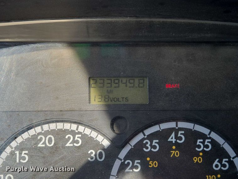 image for item EF1753 2007 Freightliner M2 hook lift truck