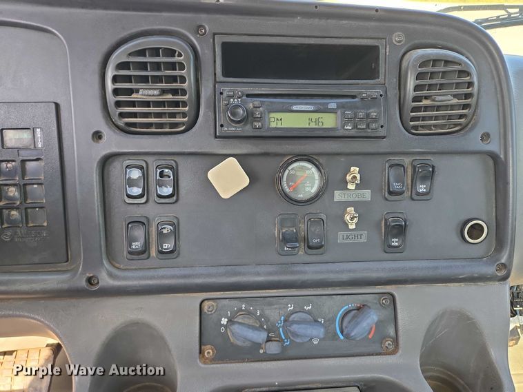 image for item EF1753 2007 Freightliner M2 hook lift truck