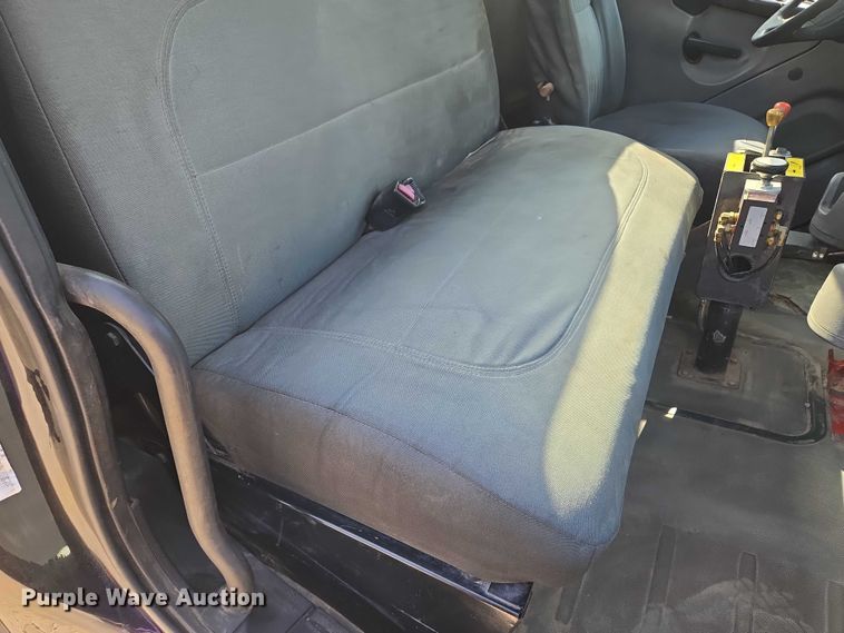 image for item EF1753 2007 Freightliner M2 hook lift truck