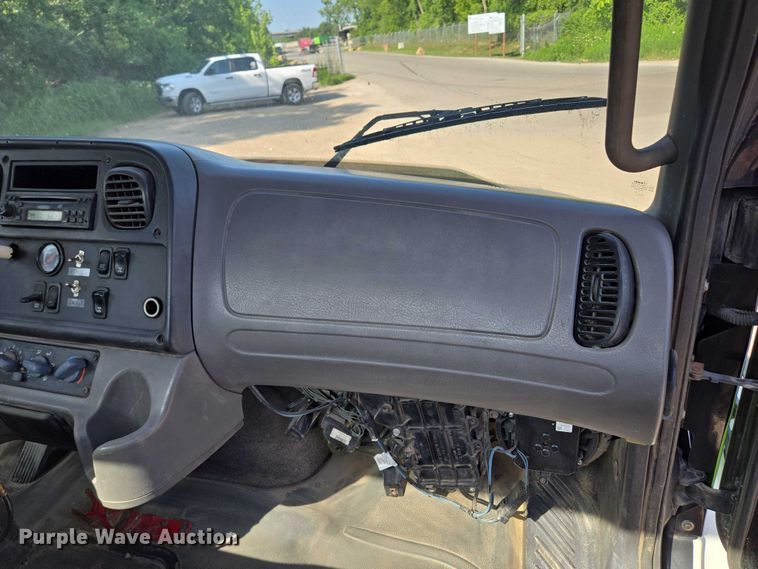 image for item EF1753 2007 Freightliner M2 hook lift truck