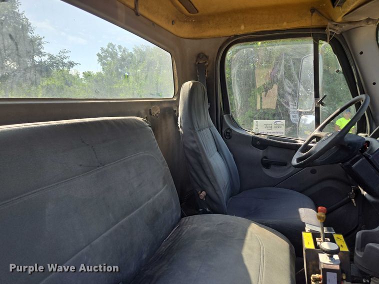 image for item EF1753 2007 Freightliner M2 hook lift truck