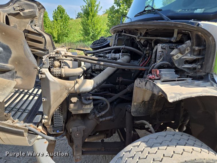 image for item EF1753 2007 Freightliner M2 hook lift truck