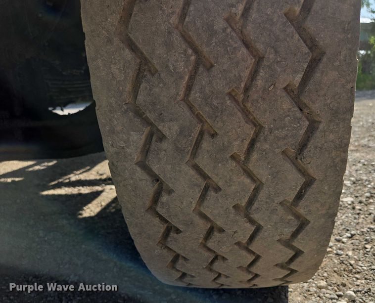 image for item EF1753 2007 Freightliner M2 hook lift truck