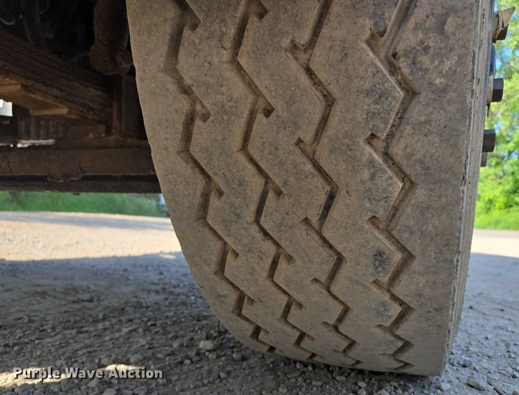 image for item EF1753 2007 Freightliner M2 hook lift truck