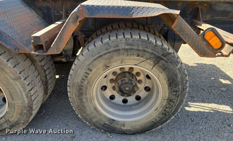 image for item EF1753 2007 Freightliner M2 hook lift truck