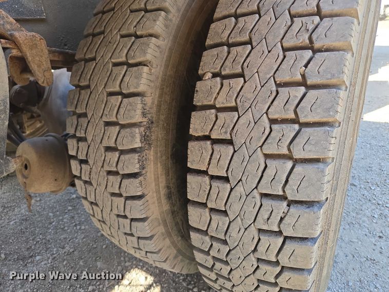 image for item EF1753 2007 Freightliner M2 hook lift truck