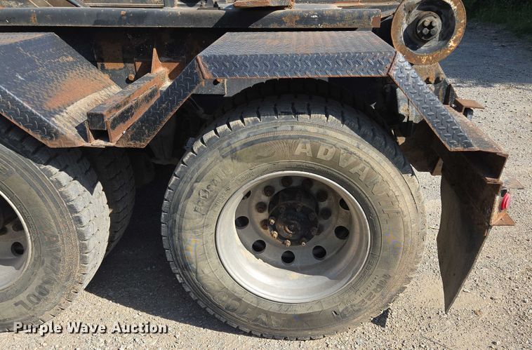 image for item EF1753 2007 Freightliner M2 hook lift truck