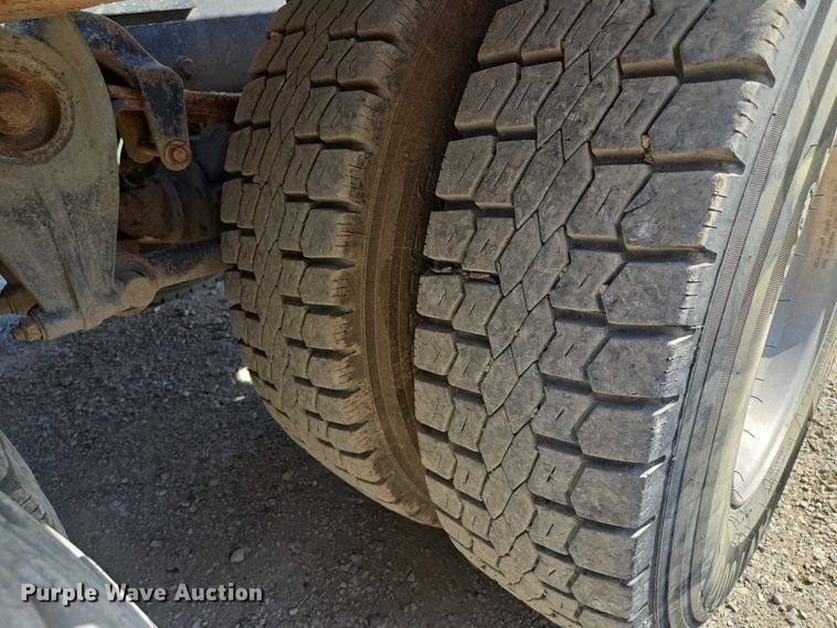 image for item EF1753 2007 Freightliner M2 hook lift truck