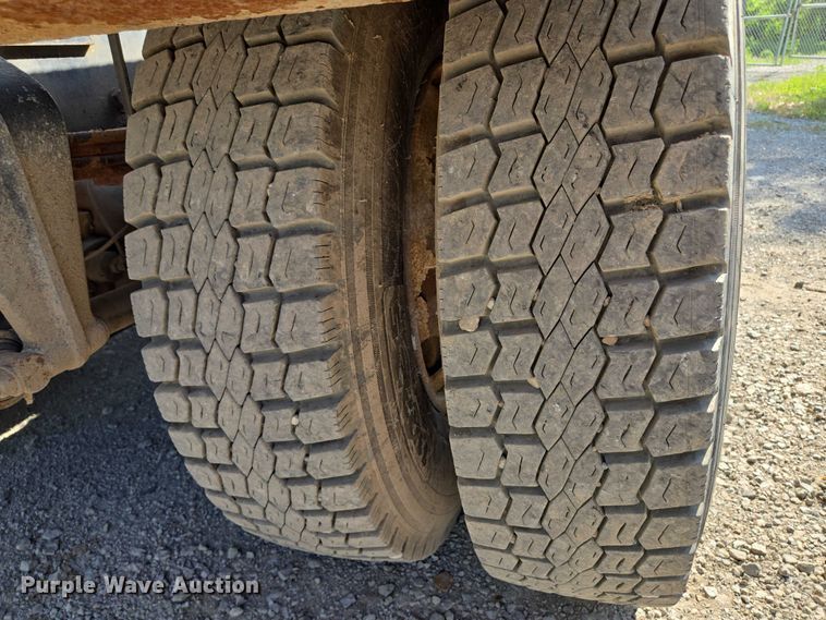 image for item EF1753 2007 Freightliner M2 hook lift truck