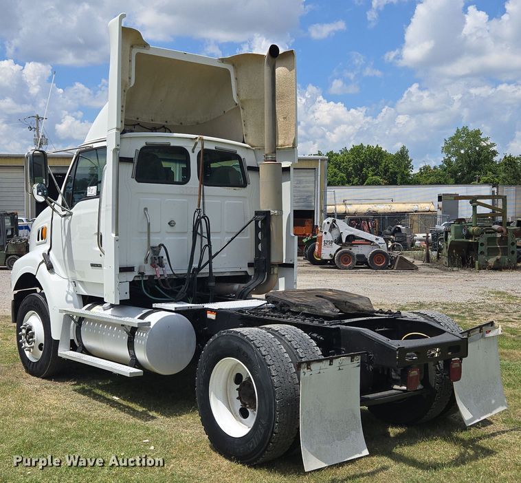 image for item EF1781 2006 Sterling A9500 semi truck