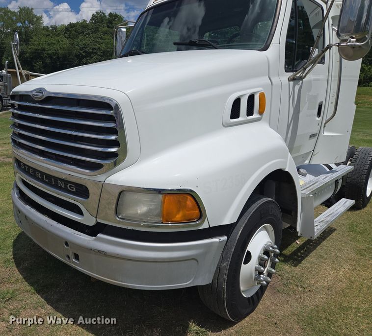image for item EF1781 2006 Sterling A9500 semi truck