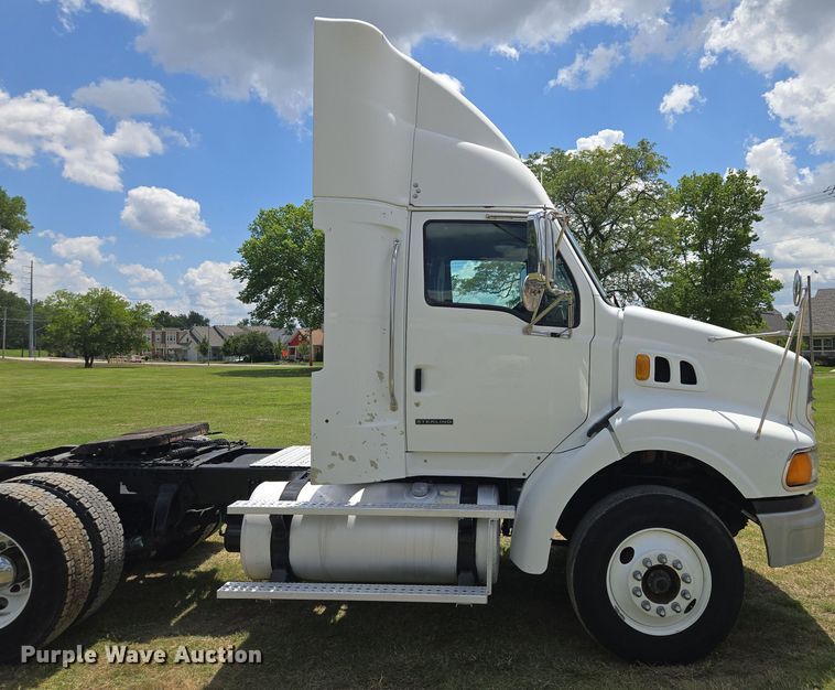 image for item EF1781 2006 Sterling A9500 semi truck
