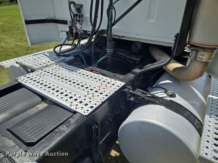 image for item EF1781 2006 Sterling A9500 semi truck