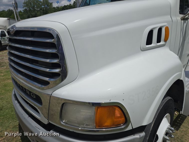 image for item EF1781 2006 Sterling A9500 semi truck