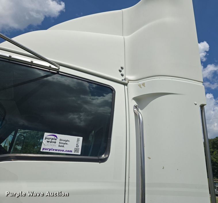 image for item EF1781 2006 Sterling A9500 semi truck